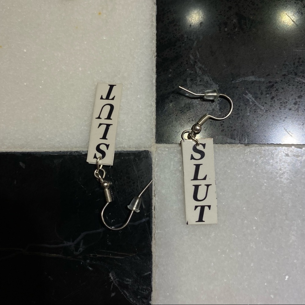 SL*T EARRINGS - Picture 2 of 3